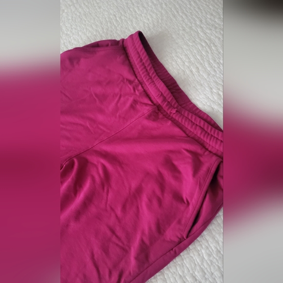 BNWT Nike Womens Yoga Joggers Size L - Picture 3 of 5